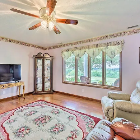 Villa Charming Williamstown Retreat With Private Yard Extérieur photo