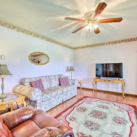Villa Charming Williamstown Retreat With Private Yard Extérieur photo