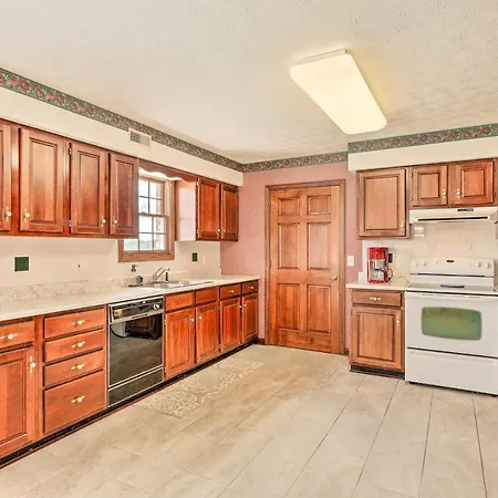 Villa Charming Williamstown Retreat With Private Yard Extérieur photo