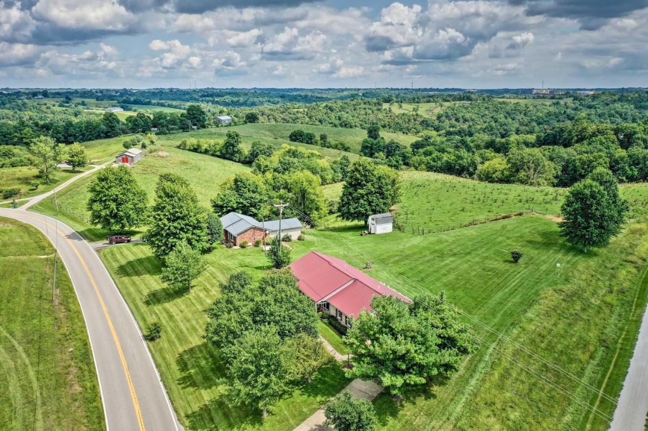 Charming Retreat With Private Yard