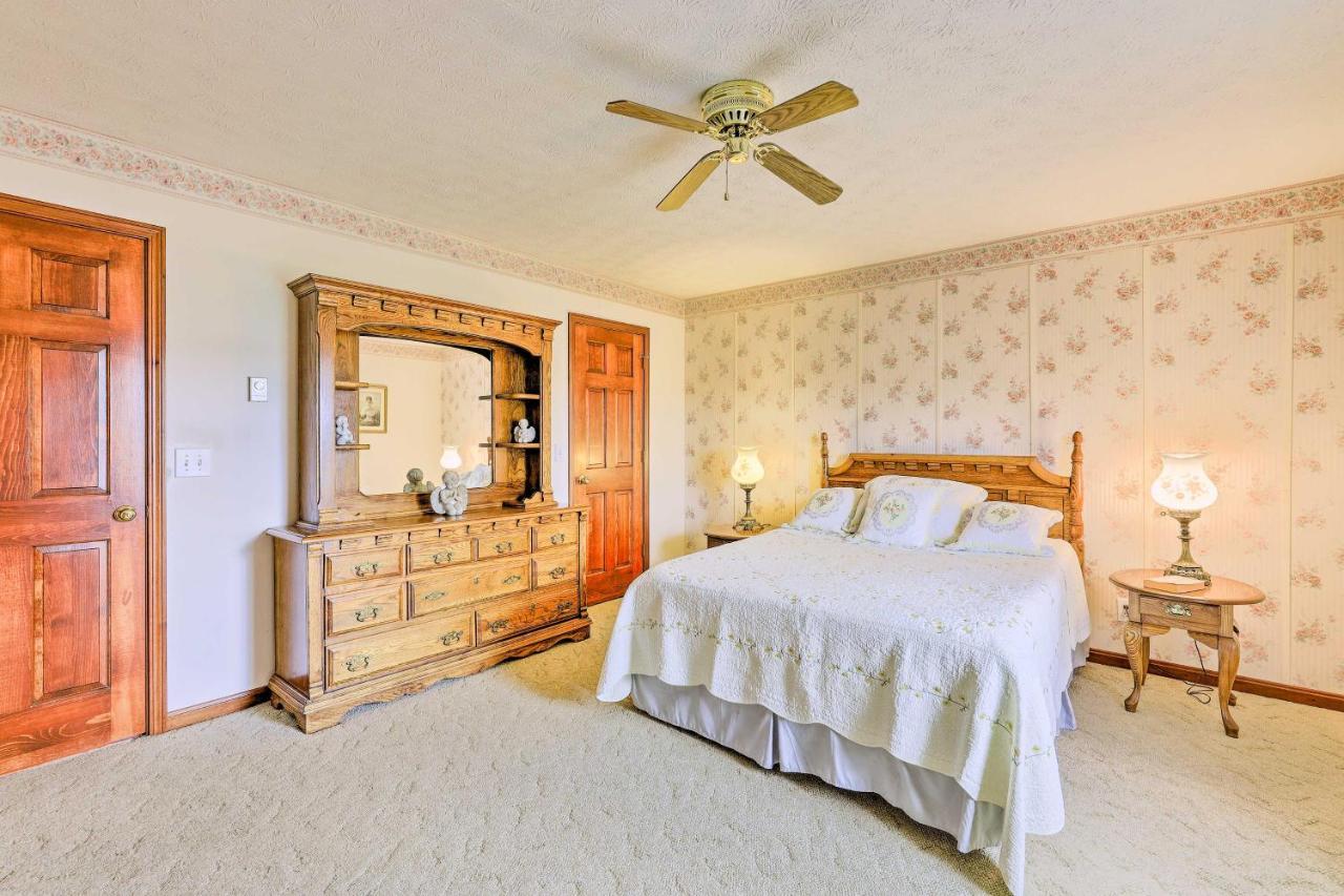 Hébergement de vacances Charming Retreat With Private Yard