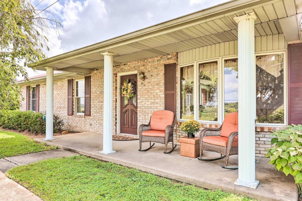 Hébergement de vacances Charming Retreat With Private Yard