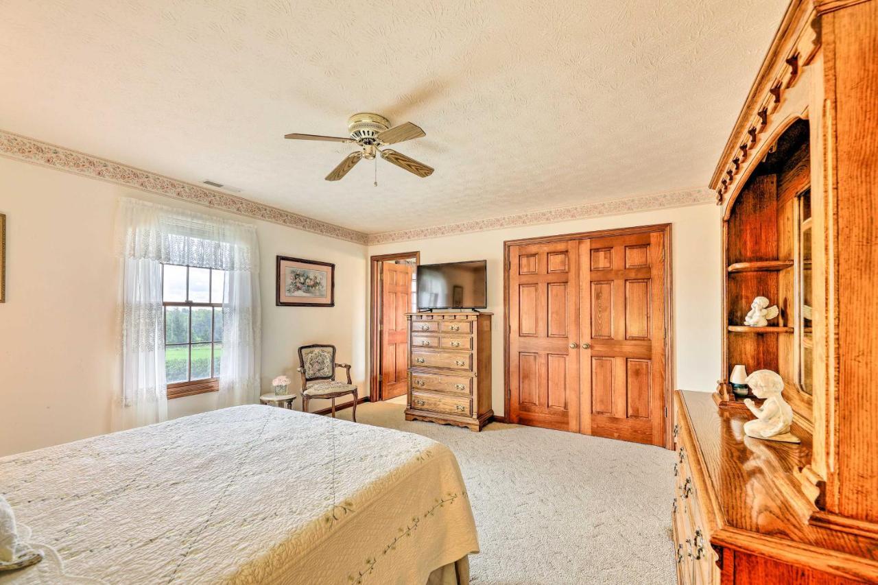 Charming Retreat With Private Yard Williamstown