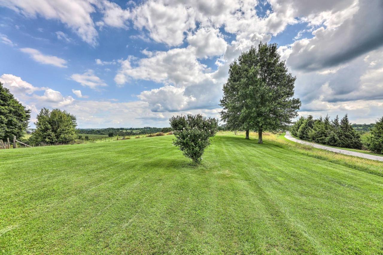 Charming Retreat With Private Yard Hébergement de vacances