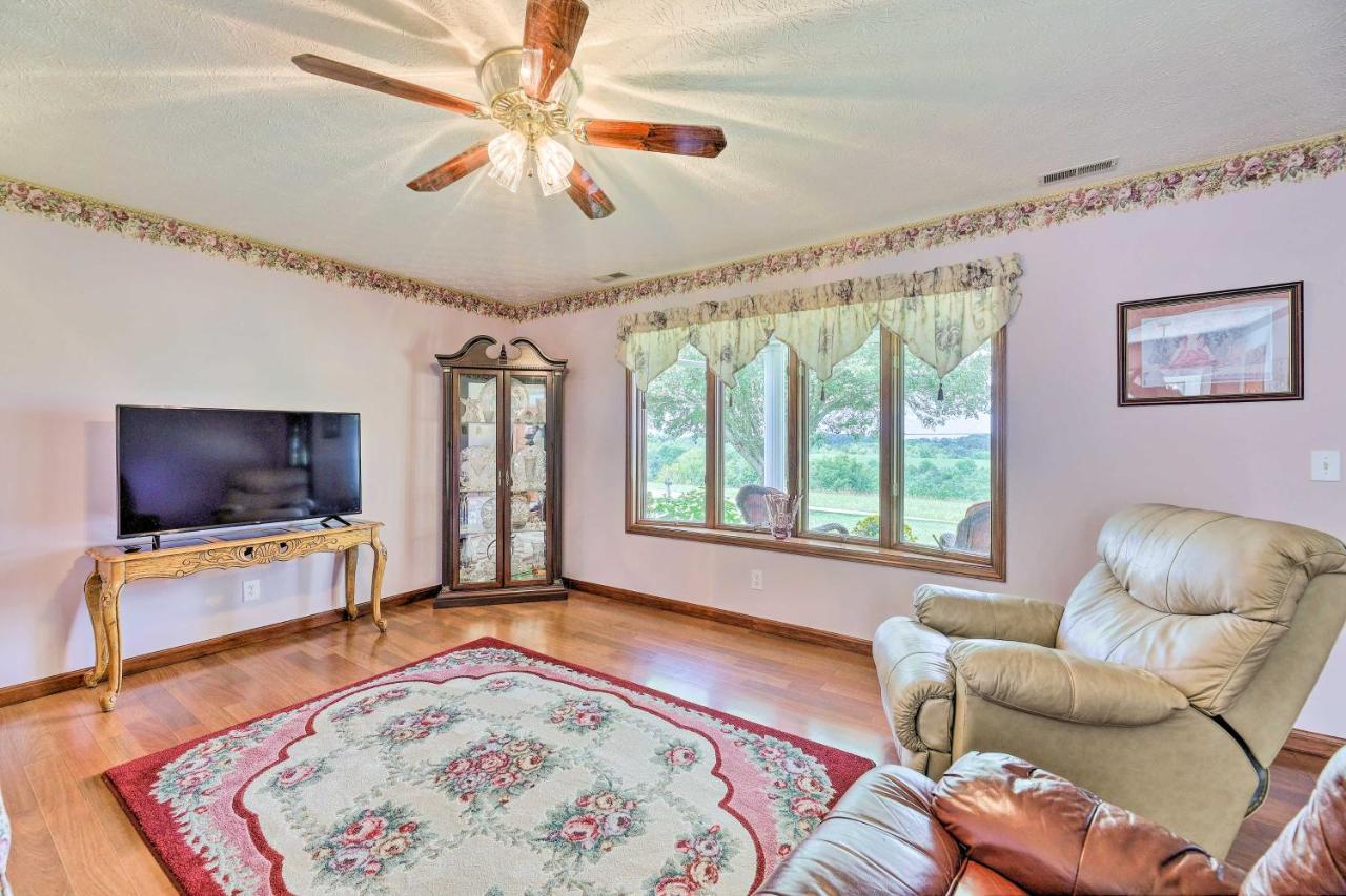 Ferienhaus Charming Retreat With Private Yard Williamstown